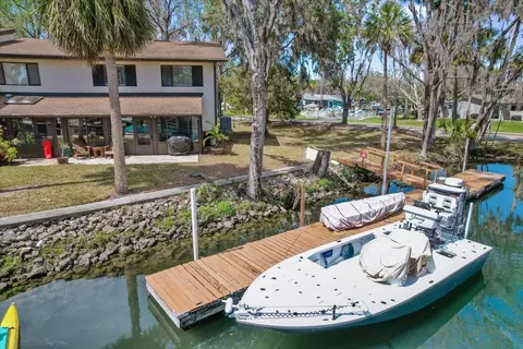 1637 SE Paradise Cir W #101, Crystal River, FL 34429