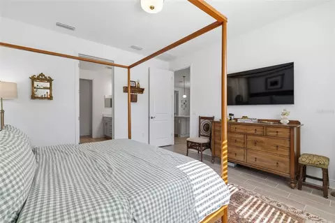 Bedroom - 10141 Spruce River Way, Parrish, FL 34219 photo 2 of 5