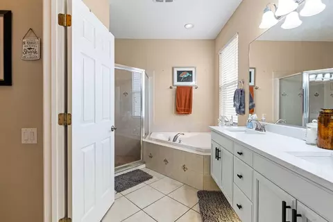 Bath - 3019 124th Ave E, Parrish, FL 34219 photo 1 of 4