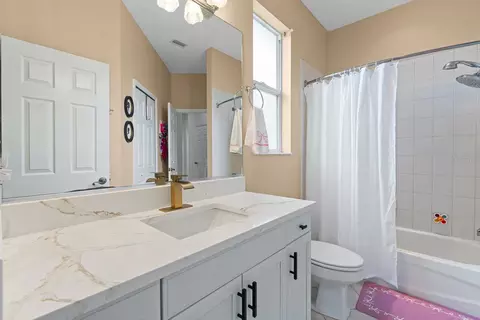 Bath - 3019 124th Ave E, Parrish, FL 34219 photo 3 of 4