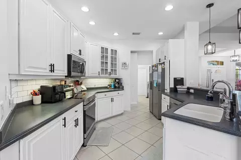 Kitchen - 3019 124th Ave E, Parrish, FL 34219 photo 3 of 4