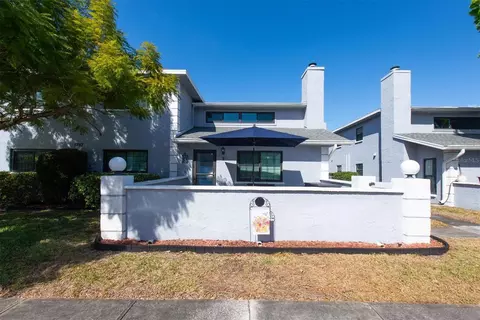 5757 Calais Blvd N #2, Saint Petersburg, FL 33714