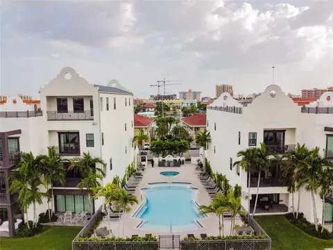 164 Brightwater Dr #2, Clearwater Beach, FL 33767