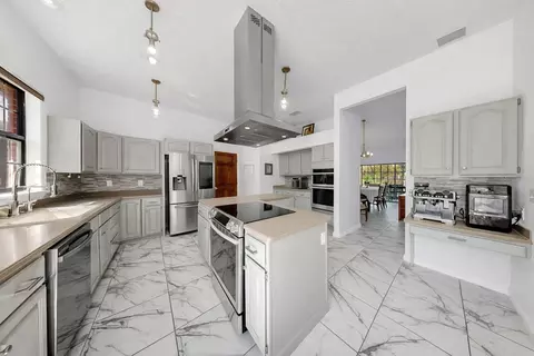 Kitchen - 13607 2nd Ave E, Bradenton, FL 34212 photo 1 of 14