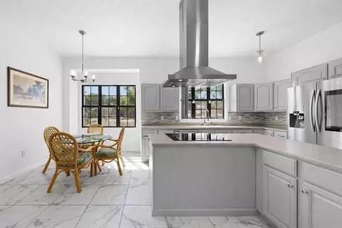 Kitchen - 13607 2nd Ave E, Bradenton, FL 34212 photo 5 of 14