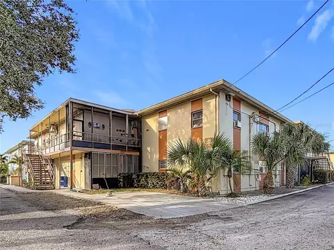 5396 4th St N #105, Saint Petersburg, FL 33703