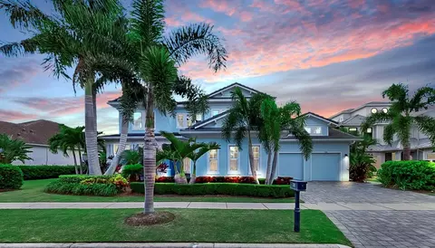 732 Manns Harbor Dr, Apollo Beach, FL 33572
