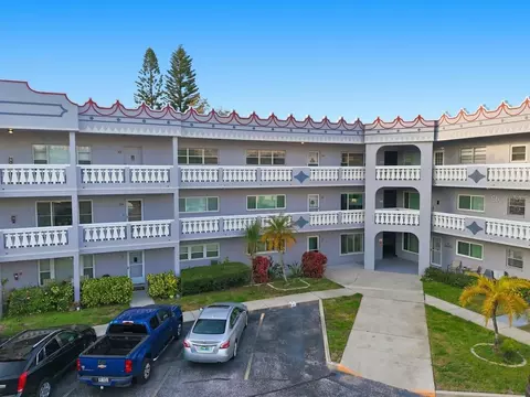 2294 Swedish Dr #8, Clearwater, FL 33763