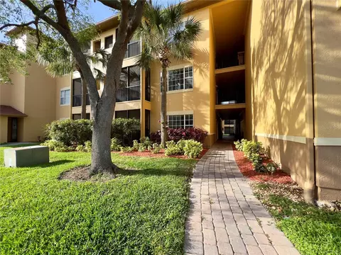 4309 Bayside Village Dr #102, Tampa, FL 33615