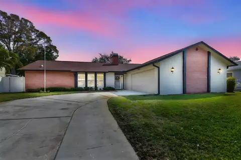 9275 133rd St, Seminole, FL 33776