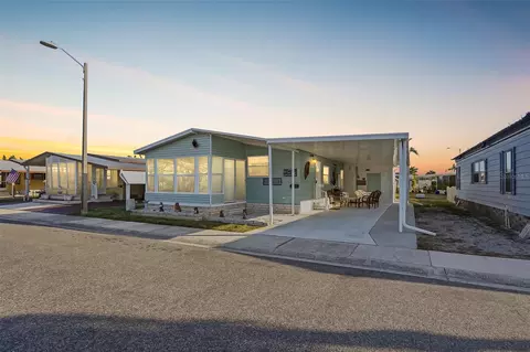 82403 New Circle Dr N, Pinellas Park, FL 33781