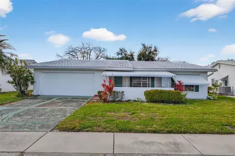 9124 39th Ln N #5, Pinellas Park, FL 33782