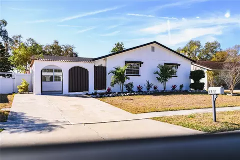 6910 Dalkeith Ave N, Saint Petersburg, FL 33709