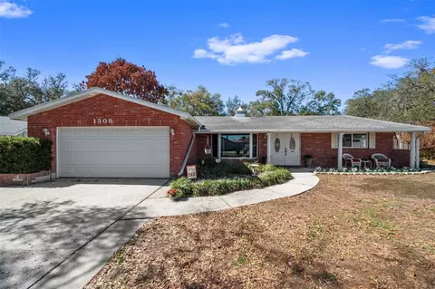 1308 Village Ct, Brandon, FL 33511