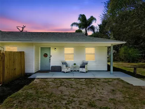 215 Bradbury Ave, Oak Hill, FL 32759