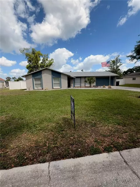 1210 Lady Elaine Dr, Valrico, FL 33594