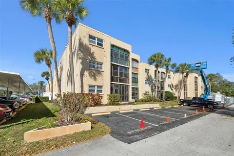 11485 Oakhurst Rd #200-208, Largo, FL 33774