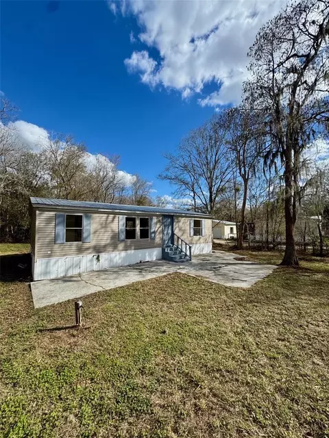 6240 Woodsman Dr, Zephyrhills, FL 33544