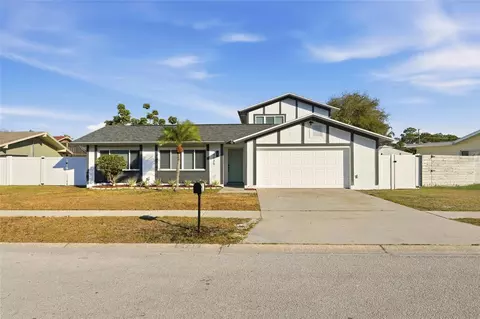 9435 117th St, Seminole, FL 33772