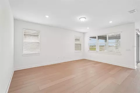 Living - 9927 Johnson Oaks Gln, Parrish, FL 34219 photo 2 of 4