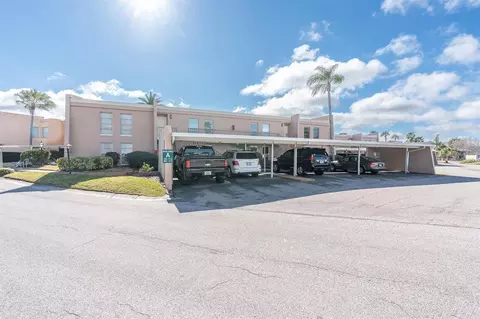 225 Country Club Dr #A203, Largo, FL 33771