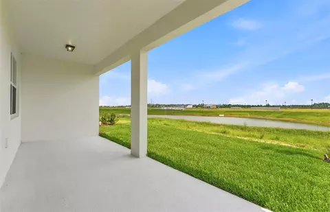 Exterior - 9939 Johnson Oaks Gln, Parrish, FL 34219 photo 2 of 4