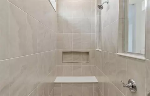 Bath - 9939 Johnson Oaks Gln, Parrish, FL 34219 photo 1 of 3