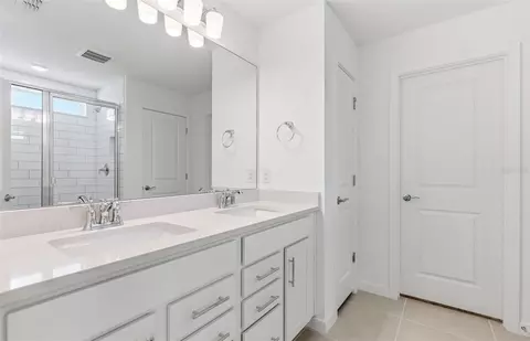Bath - 7910 Palm Paradise Pl, Parrish, FL 34219 photo 1 of 3