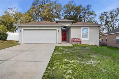 37142 Highland Bluff Cir, Dade City, FL 33523