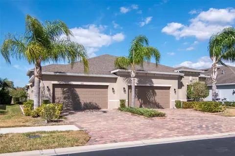 610 Chipper Dr, Sun City Center, FL 33573