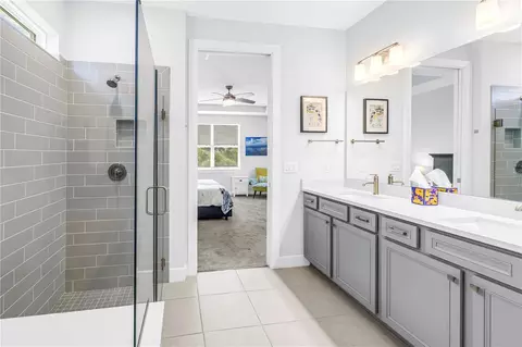 Bath - 8721 Ocean Tides Cv, Parrish, FL 34219 photo 4 of 6