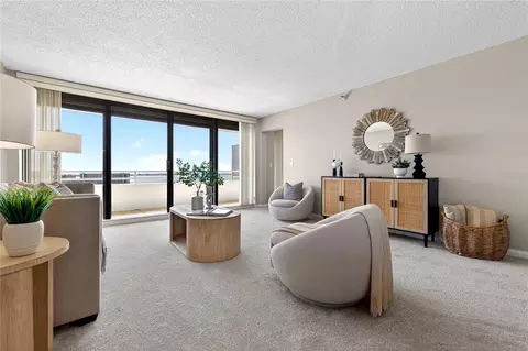 5950 Pelican Bay Plz S #2E, Gulfport, FL 33707