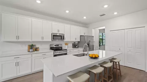 Kitchen - 3213 Pineberry Xing, Parrish, FL 34219 photo 3 of 3