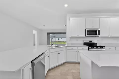 Kitchen - 3205 Pineberry Xing, Parrish, FL 34219 photo 1 of 2