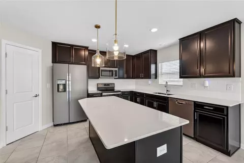 Kitchen - 4773 Magnetite Loop, Mount Dora, FL 32757 photo 3 of 3