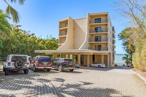 602 Lime Ave #203, Clearwater, FL 33756
