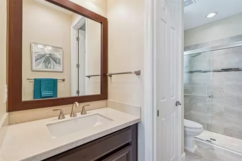 Bath - 7447 Lancaster Loop, Wesley Chapel, FL 33545 photo 3 of 9