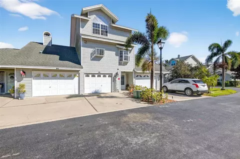 11722 Currie Ln #F2, Largo, FL 33774