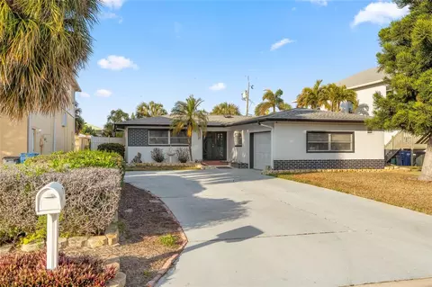 103 8th St, Belleair Beach, FL 33786