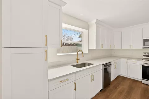Kitchen - 2171 Beecher Rd, Clearwater, FL 33763 photo 4 of 6