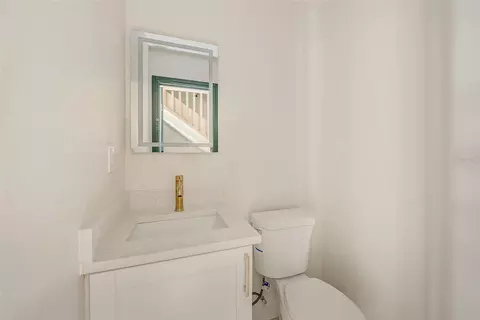 Bath - 2171 Beecher Rd, Clearwater, FL 33763 photo 5 of 7
