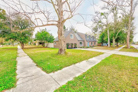Exterior - 2171 Beecher Rd, Clearwater, FL 33763 photo 4 of 11