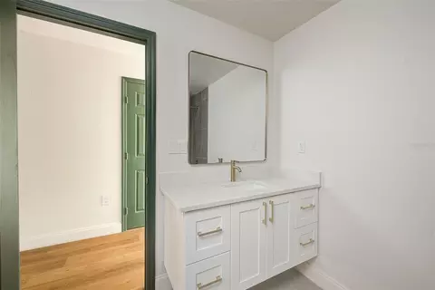 Bath - 2171 Beecher Rd, Clearwater, FL 33763 photo 6 of 7