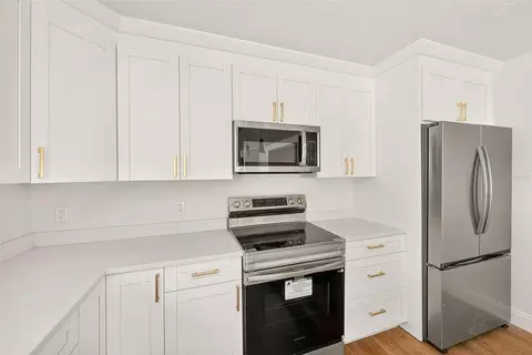 Kitchen - 2171 Beecher Rd, Clearwater, FL 33763 photo 5 of 6