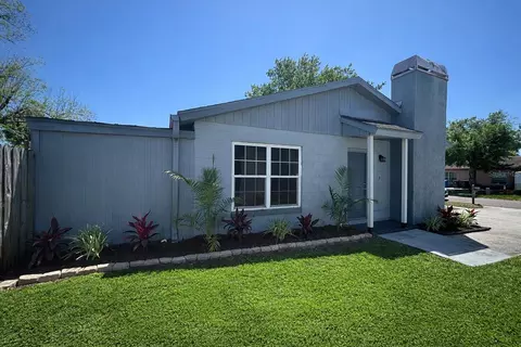 1245 Coolmont Dr, Brandon, FL 33511