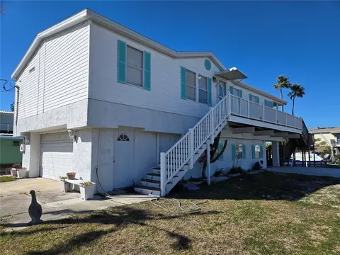 6513 Tower Dr, Hudson, FL 34667