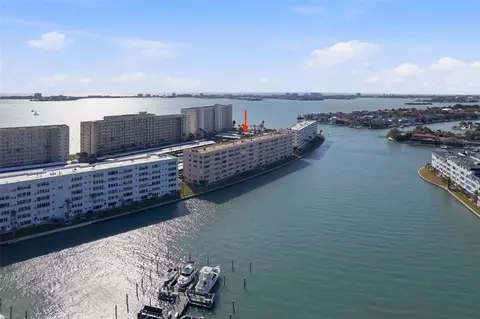 6025 Shore Blvd S #110, Gulfport, FL 33707