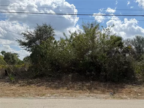 522 Columbus Blvd S, Lehigh Acres, FL 33974