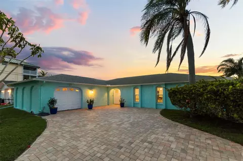 4909 Shoreview Ct, Port Richey, FL 34668