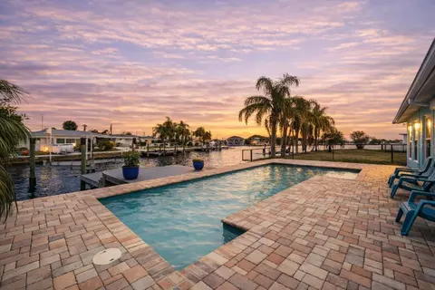 4909 Shoreview Ct, Port Richey, FL 34668